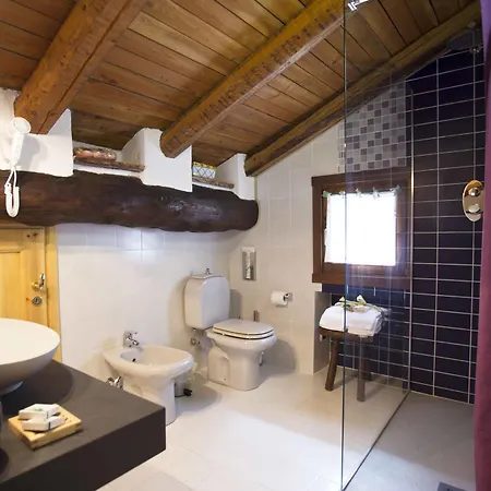 Locanda Degli Elfi E Ristorante Mascha Parpaja Отель Canosio