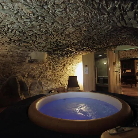 Degli Elfi E Ristorante Mascha Parpaja Otel